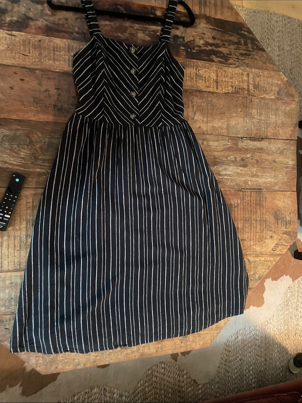 Reitmans Black and White Striped Button-Front Midi Dress with Wide Straps - Picture 4 of 8